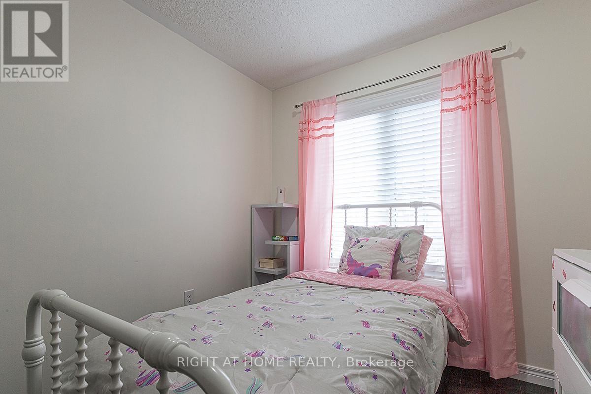 












59 - 745 FARMSTEAD DRIVE

,
Milton (WI Willmott),




Ontario
L9T8B1

