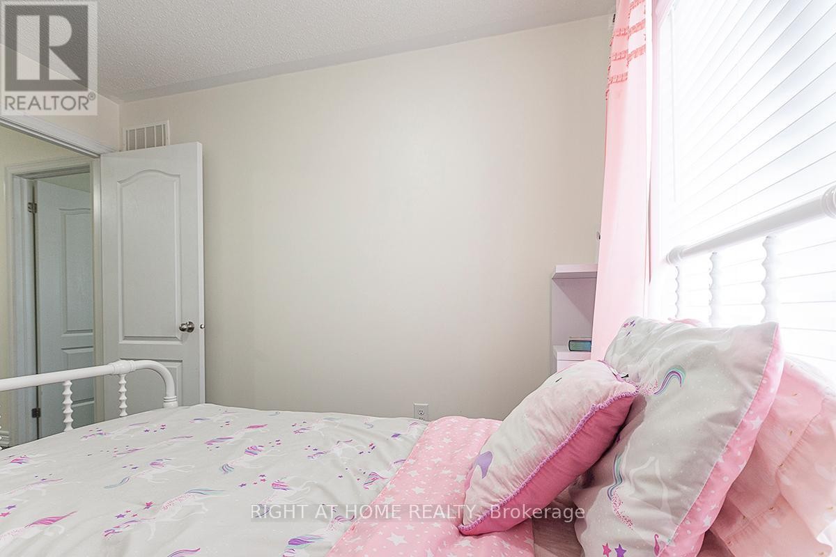 












59 - 745 FARMSTEAD DRIVE

,
Milton (WI Willmott),




Ontario
L9T8B1

