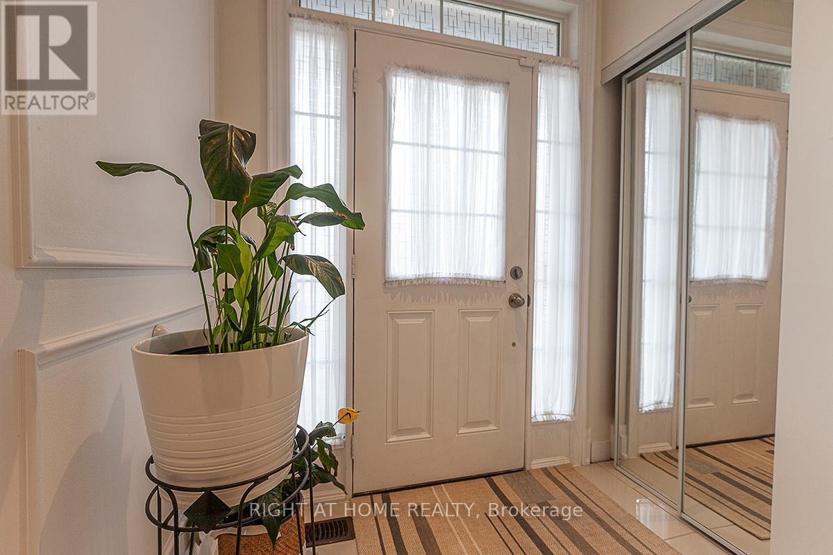 












59 - 745 FARMSTEAD DRIVE

,
Milton (WI Willmott),




Ontario
L9T8B1

