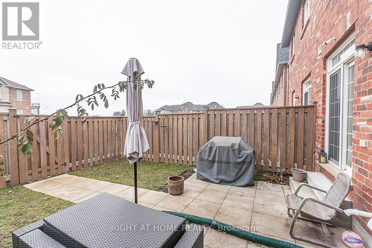 












59 - 745 FARMSTEAD DRIVE

,
Milton (WI Willmott),




Ontario
L9T8B1

