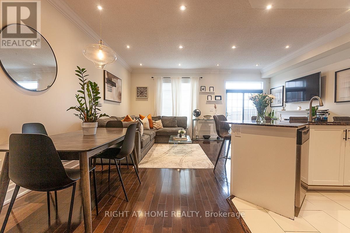 












59 - 745 FARMSTEAD DRIVE

,
Milton (WI Willmott),




Ontario
L9T8B1

