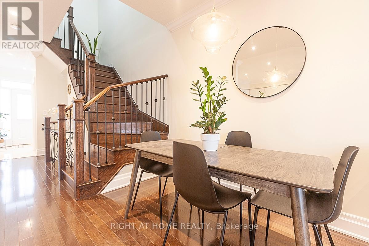 












59 - 745 FARMSTEAD DRIVE

,
Milton (WI Willmott),




Ontario
L9T8B1

