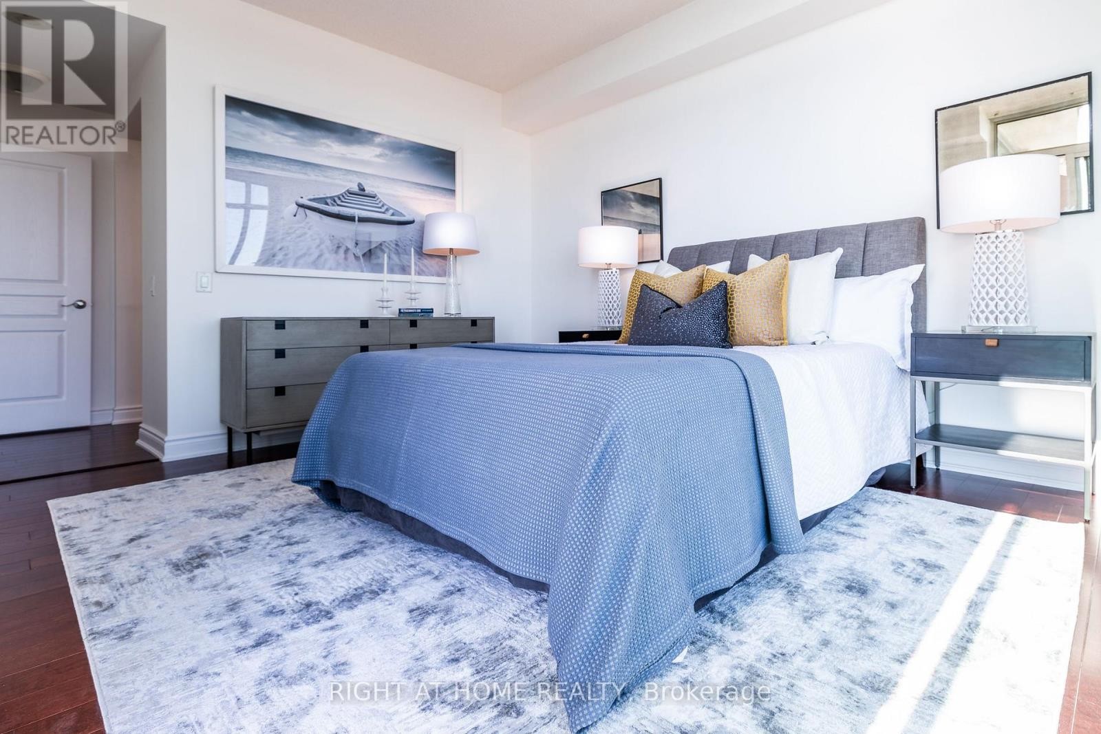 












605 - 5 MARINE PARADE DRIVE

,
Toronto (Mimico),




Ontario
M8V4B4

