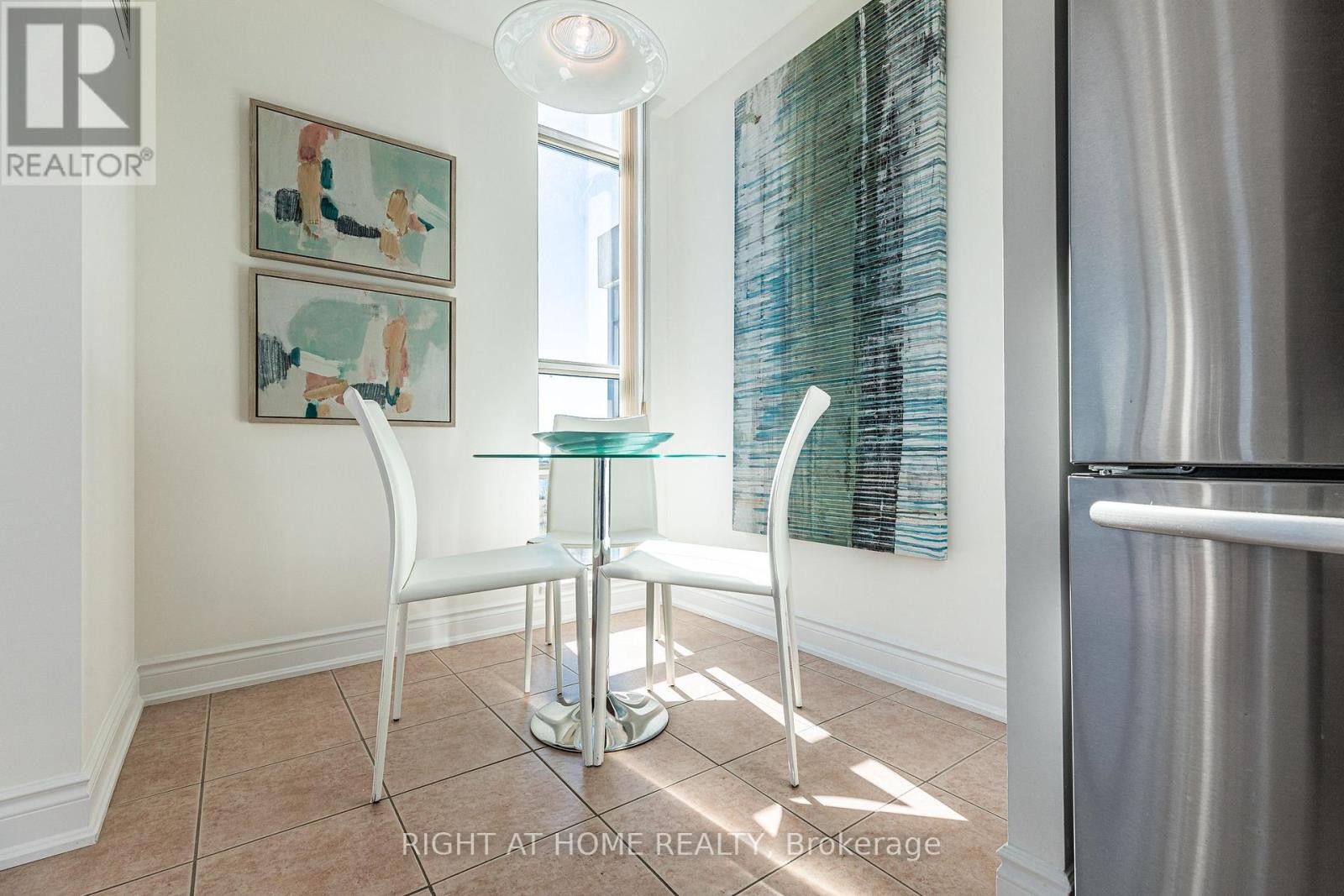 












605 - 5 MARINE PARADE DRIVE

,
Toronto (Mimico),




Ontario
M8V4B4

