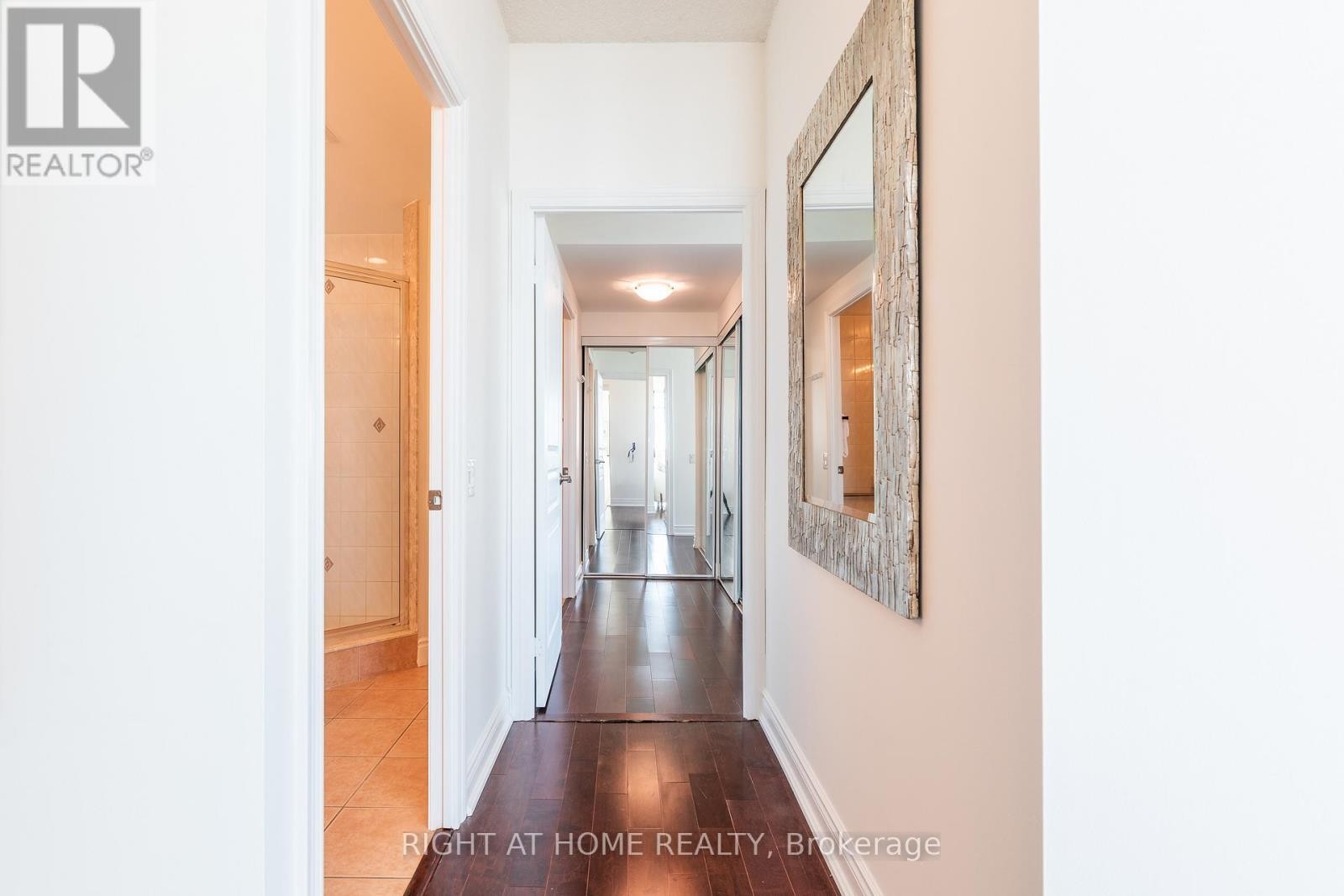 












605 - 5 MARINE PARADE DRIVE

,
Toronto (Mimico),




Ontario
M8V4B4

