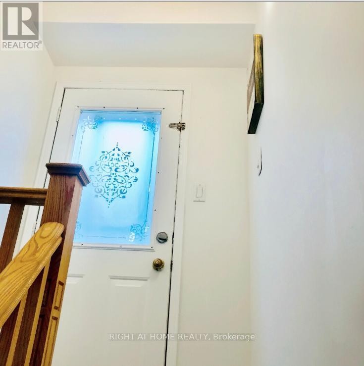 












BASEMENT UNIT - 289 LAURENTIAN AVENUE

,
Mississauga (Hurontario),




Ontario
L4Z2S2

