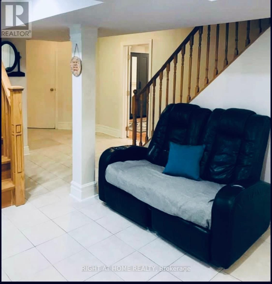 












BASEMENT UNIT - 289 LAURENTIAN AVENUE

,
Mississauga (Hurontario),




Ontario
L4Z2S2

