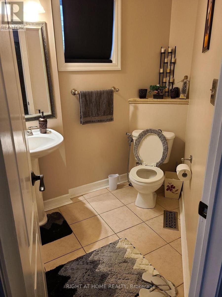 












3919 ARVONA PLACE

,
Mississauga (Churchill Meadows),




Ontario
L5M6L3

