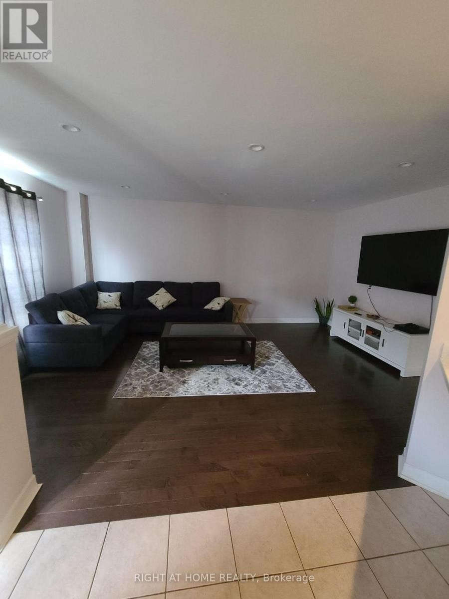 












3919 ARVONA PLACE

,
Mississauga (Churchill Meadows),




Ontario
L5M6L3

