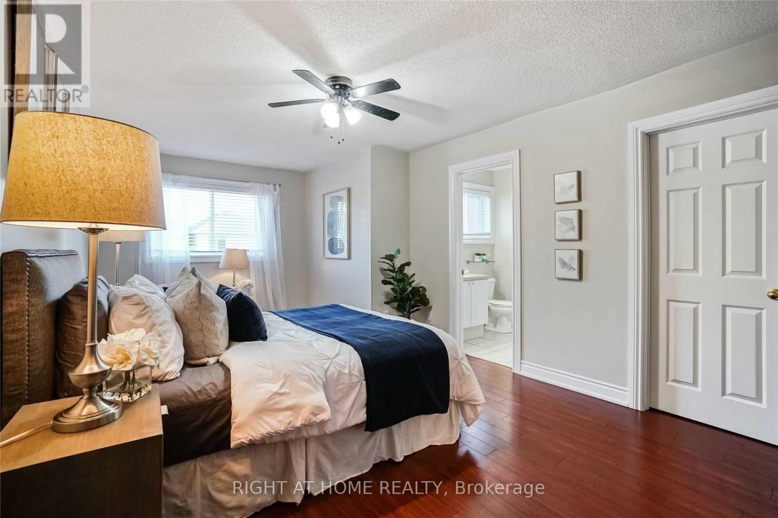 












7438 MAGISTRATE TERRACE

,
Mississauga (Meadowvale Village),




Ontario
L5W1L2

