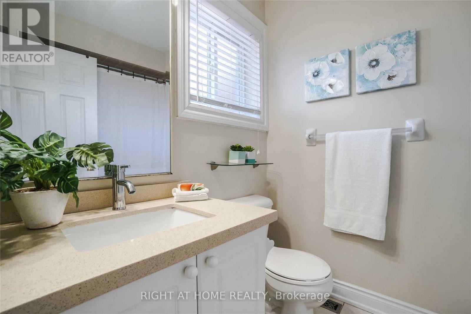 












7438 MAGISTRATE TERRACE

,
Mississauga (Meadowvale Village),




Ontario
L5W1L2

