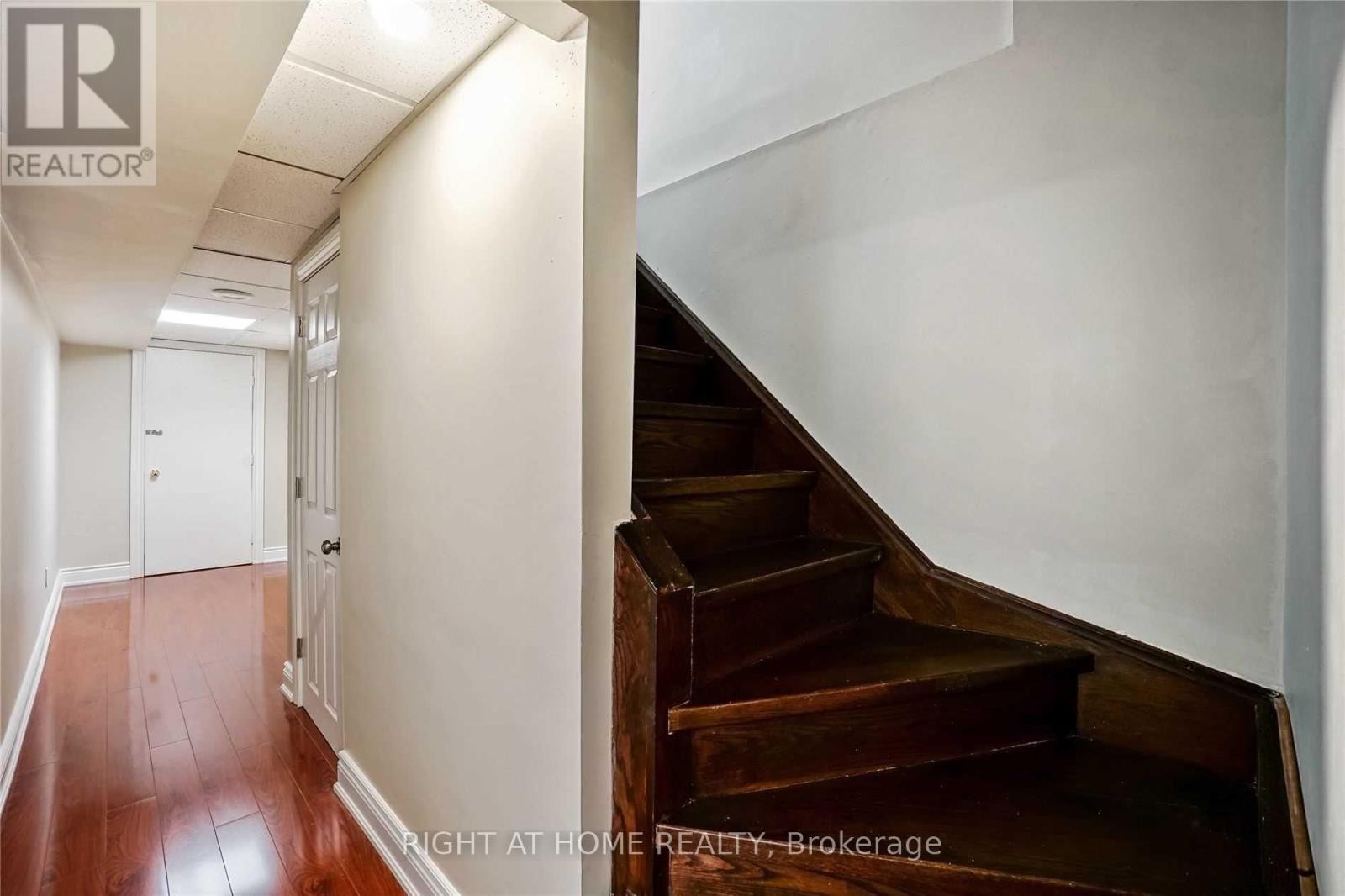 












7438 MAGISTRATE TERRACE

,
Mississauga (Meadowvale Village),




Ontario
L5W1L2

