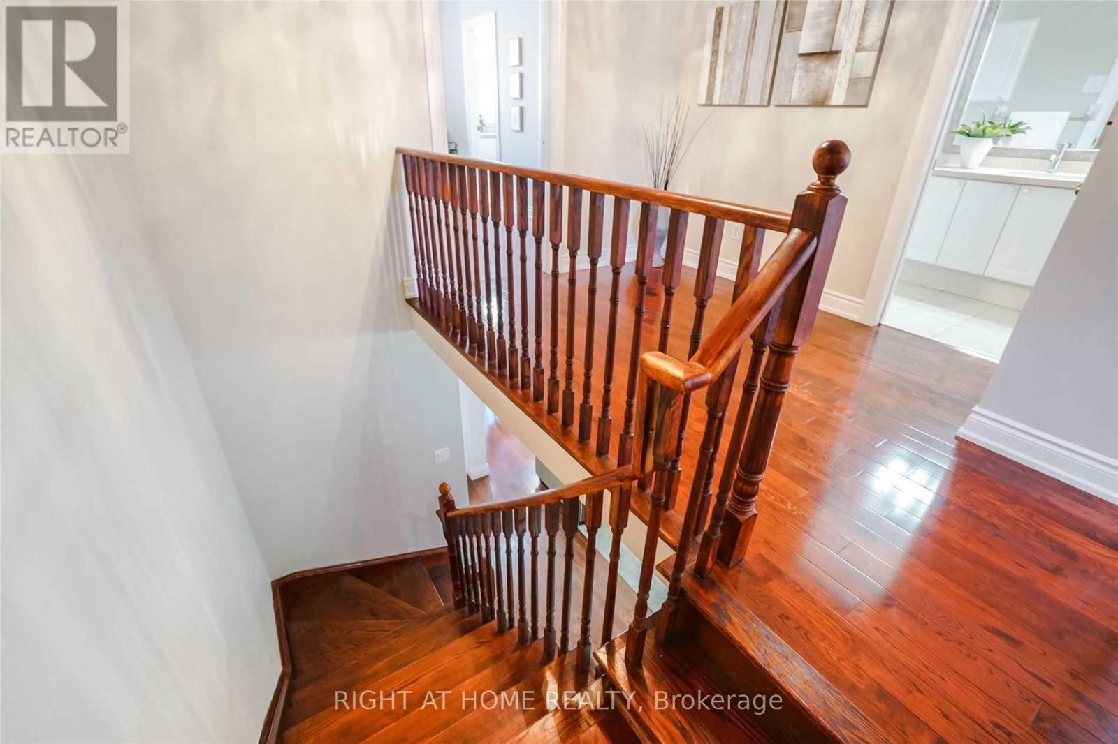 












7438 MAGISTRATE TERRACE

,
Mississauga (Meadowvale Village),




Ontario
L5W1L2

