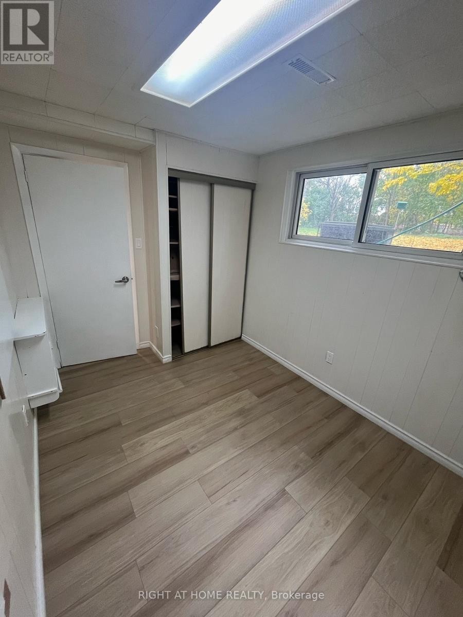 












2550 MAINROYAL STREET

,
Mississauga (Erin Mills),




Ontario
L5L1C9

