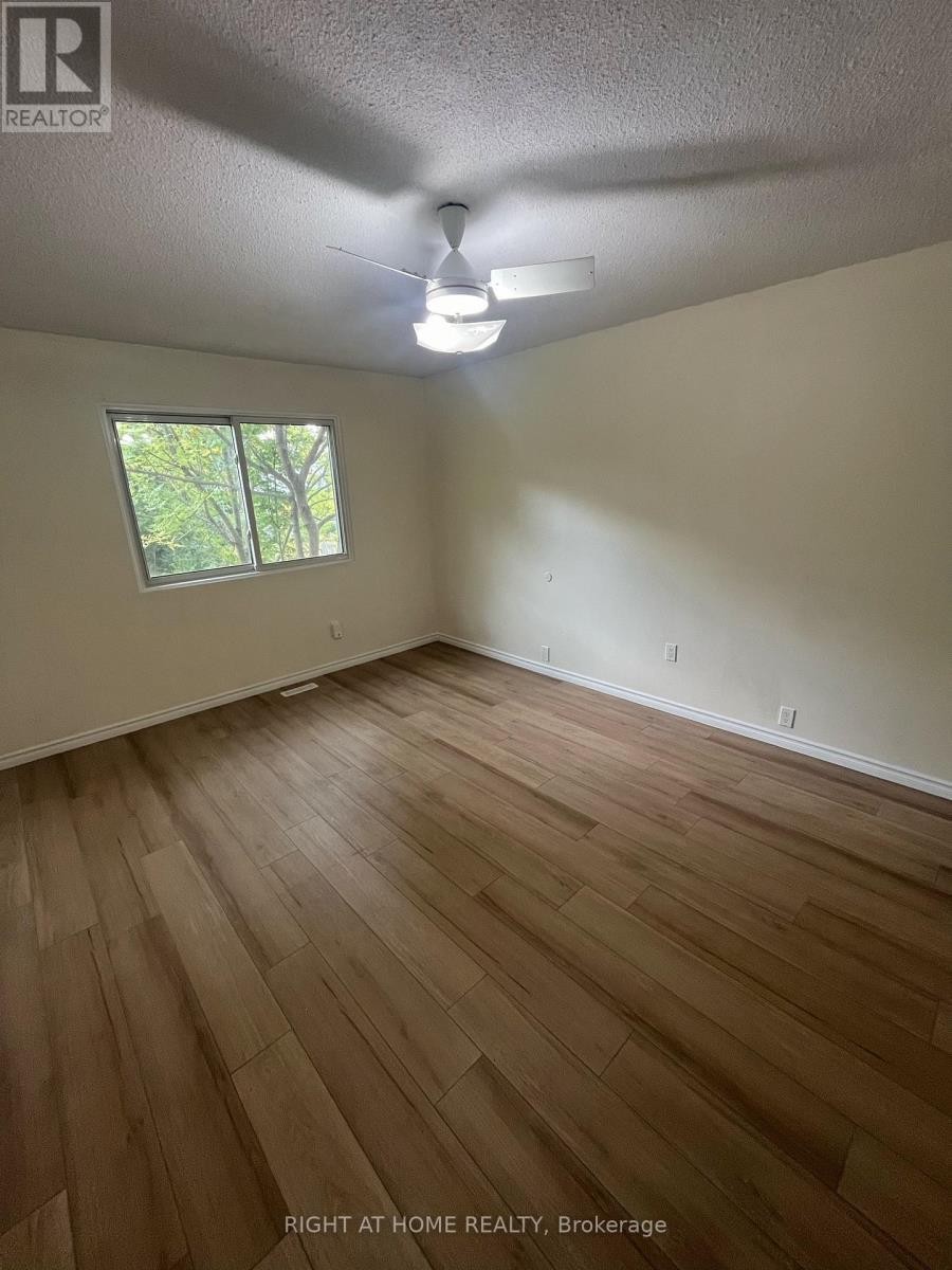 












2550 MAINROYAL STREET

,
Mississauga (Erin Mills),




Ontario
L5L1C9

