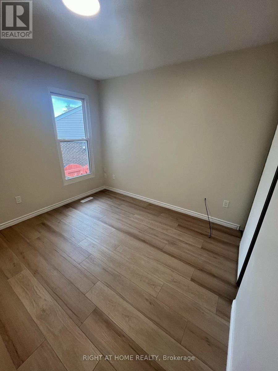 












2550 MAINROYAL STREET

,
Mississauga (Erin Mills),




Ontario
L5L1C9

