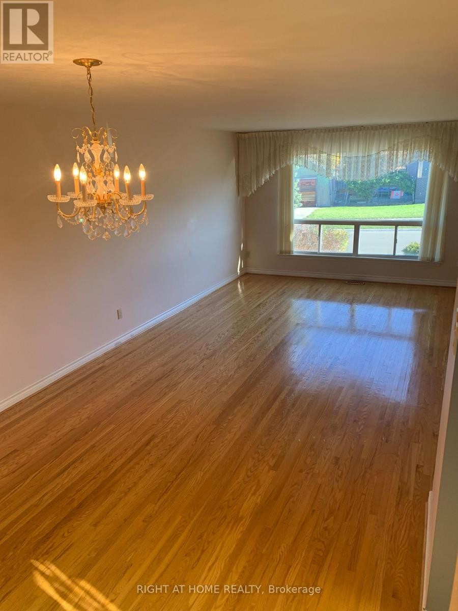 












24 DEAN STREET

,
Brampton (Brampton East),




Ontario
L6W1M6

