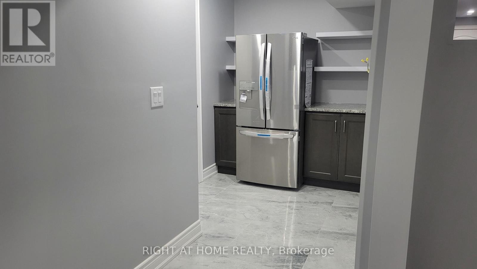 












LOWER LEVEL - 275 RIVER OAKS BOULEVARD W

,
Oakville (RO River Oaks),




Ontario
L6H3V2

