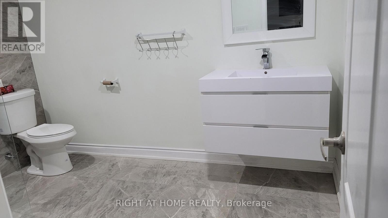 












LOWER LEVEL - 275 RIVER OAKS BOULEVARD W

,
Oakville (RO River Oaks),




Ontario
L6H3V2

