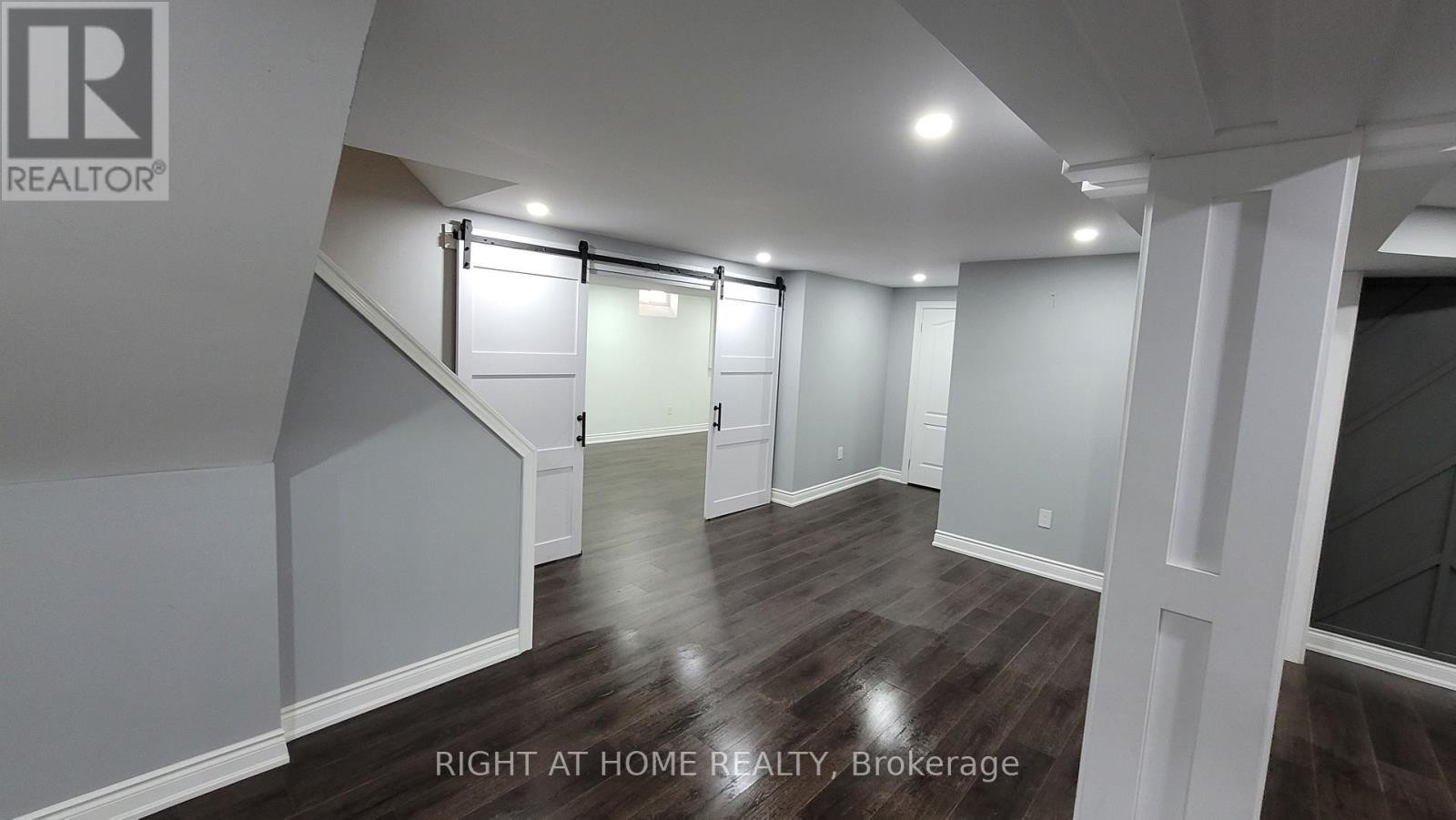 












LOWER LEVEL - 275 RIVER OAKS BOULEVARD W

,
Oakville (RO River Oaks),




Ontario
L6H3V2

