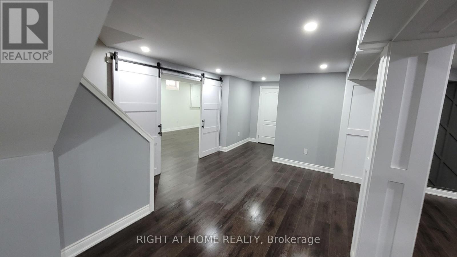 












LOWER LEVEL - 275 RIVER OAKS BOULEVARD W

,
Oakville (RO River Oaks),




Ontario
L6H3V2

