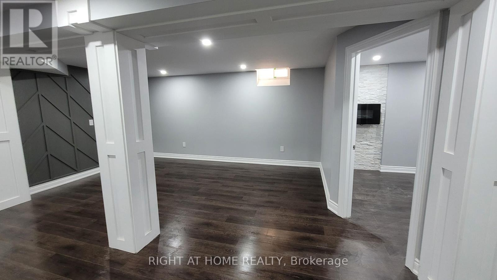 












LOWER LEVEL - 275 RIVER OAKS BOULEVARD W

,
Oakville (RO River Oaks),




Ontario
L6H3V2

