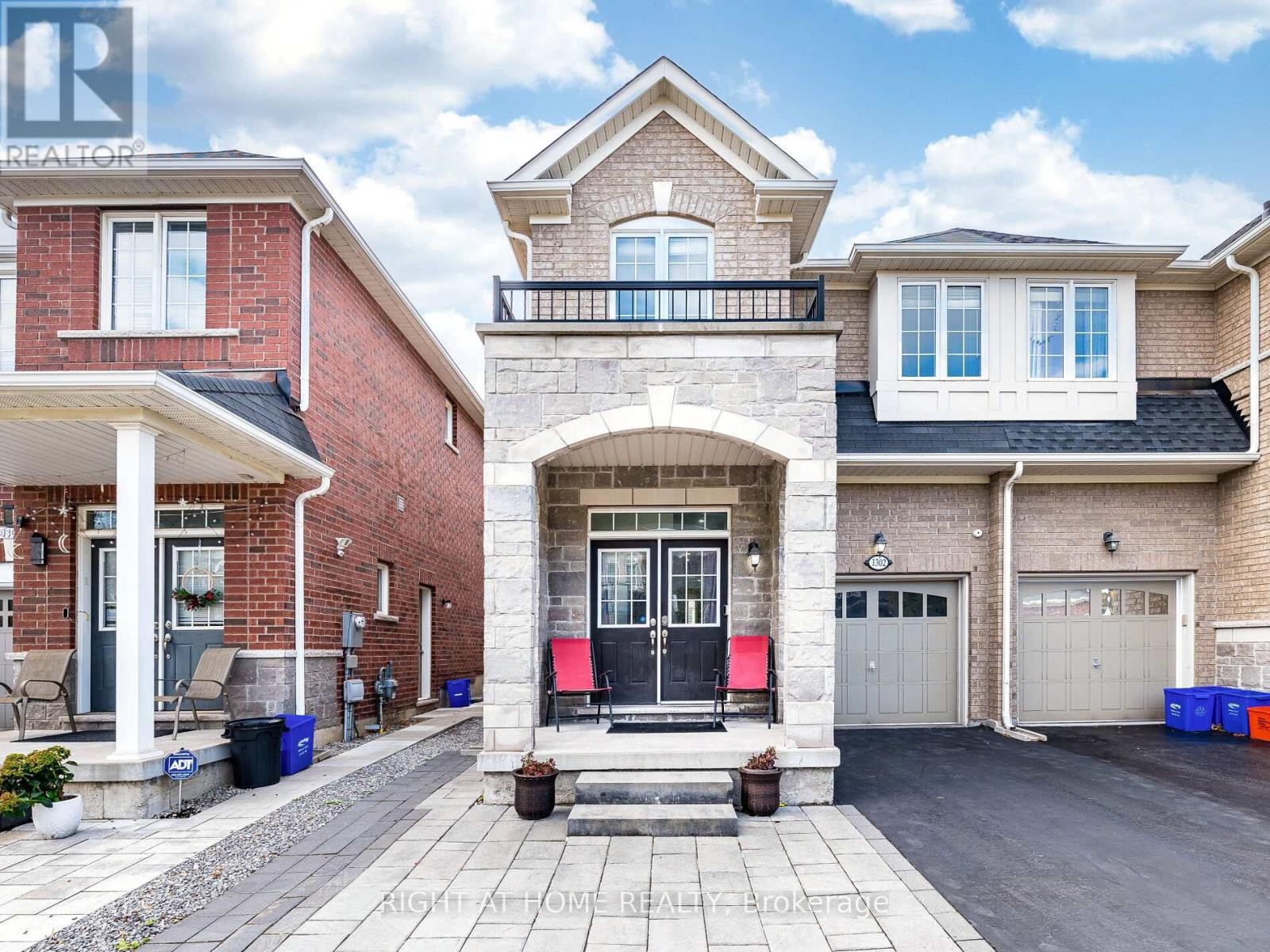 












1302 RUDDY CRESCENT

,
Milton (BE Beaty),




Ontario
L9T8M3

