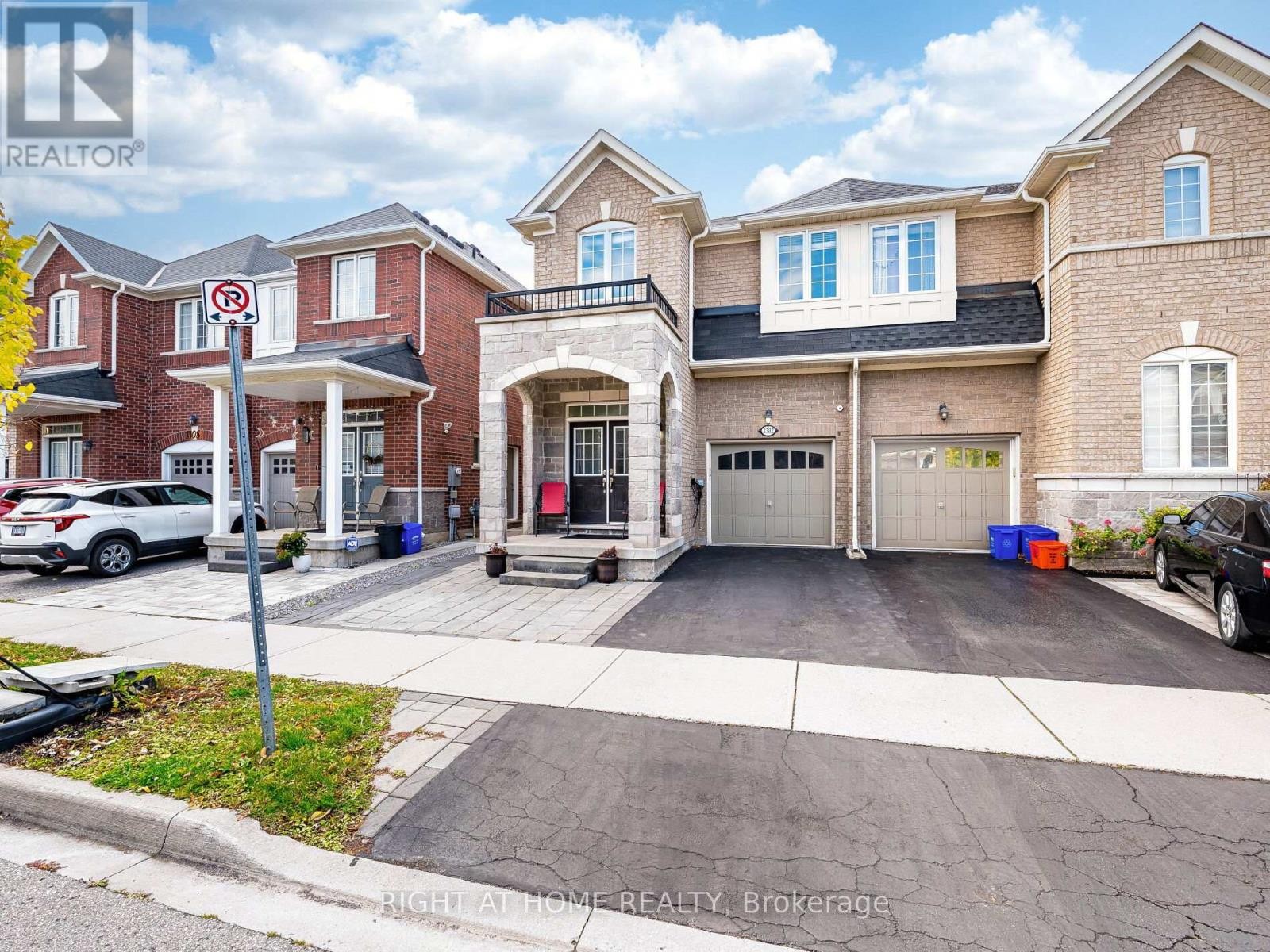 












1302 RUDDY CRESCENT

,
Milton (BE Beaty),




Ontario
L9T8M3

