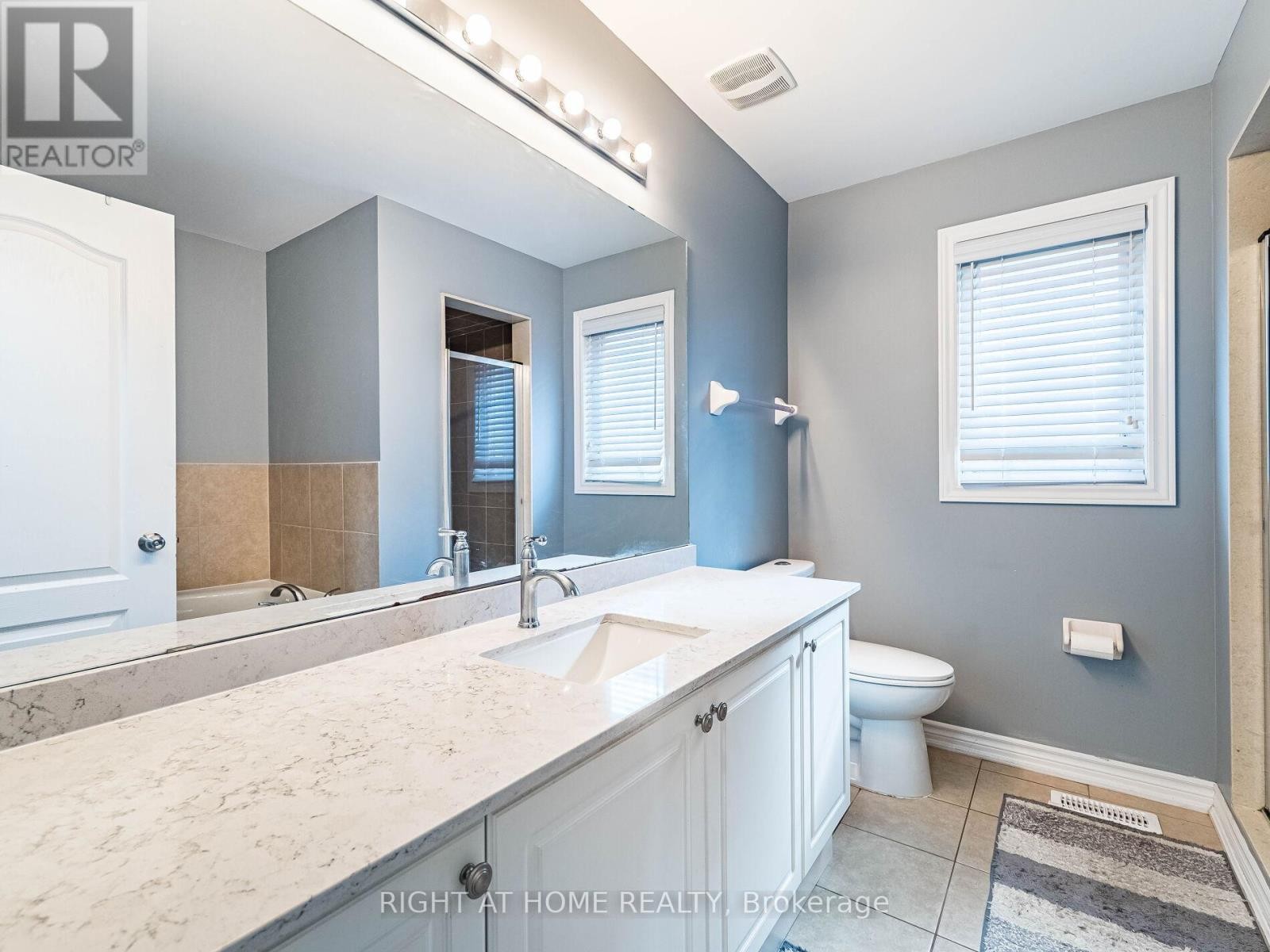 












1302 RUDDY CRESCENT

,
Milton (BE Beaty),




Ontario
L9T8M3

