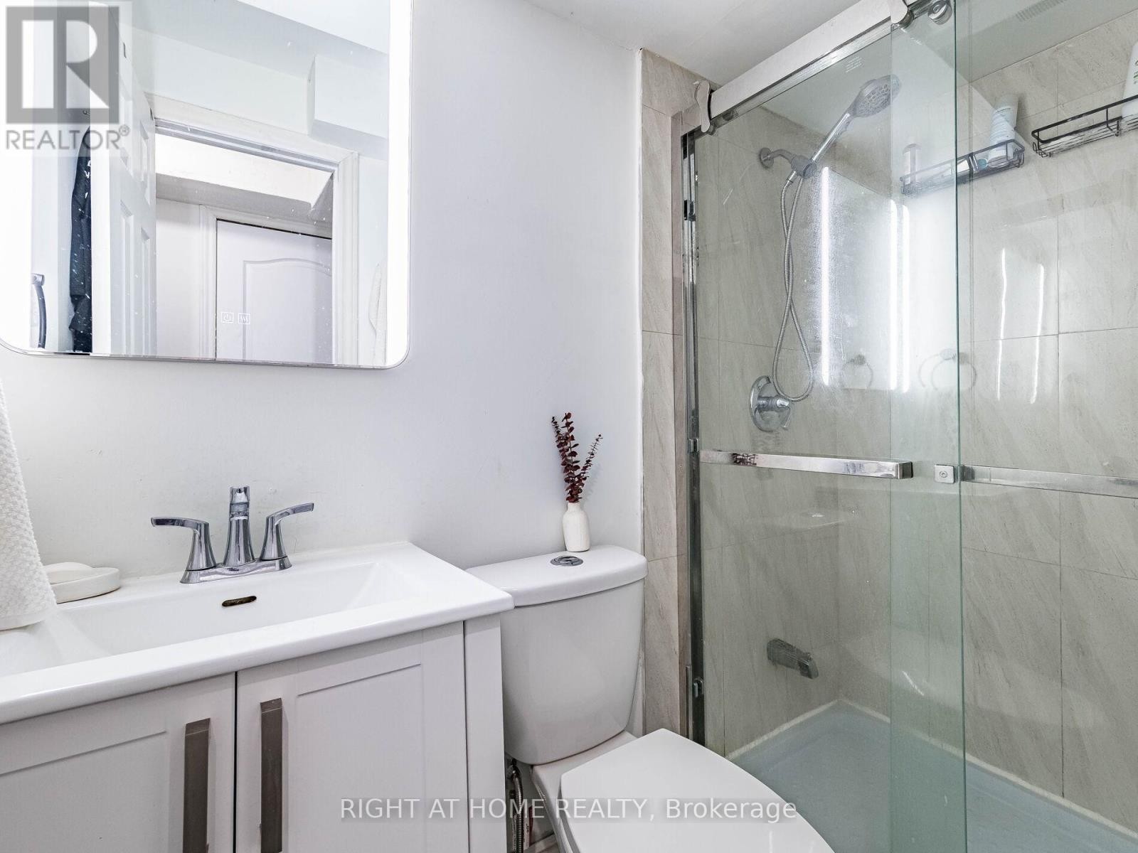 












1302 RUDDY CRESCENT

,
Milton (BE Beaty),




Ontario
L9T8M3

