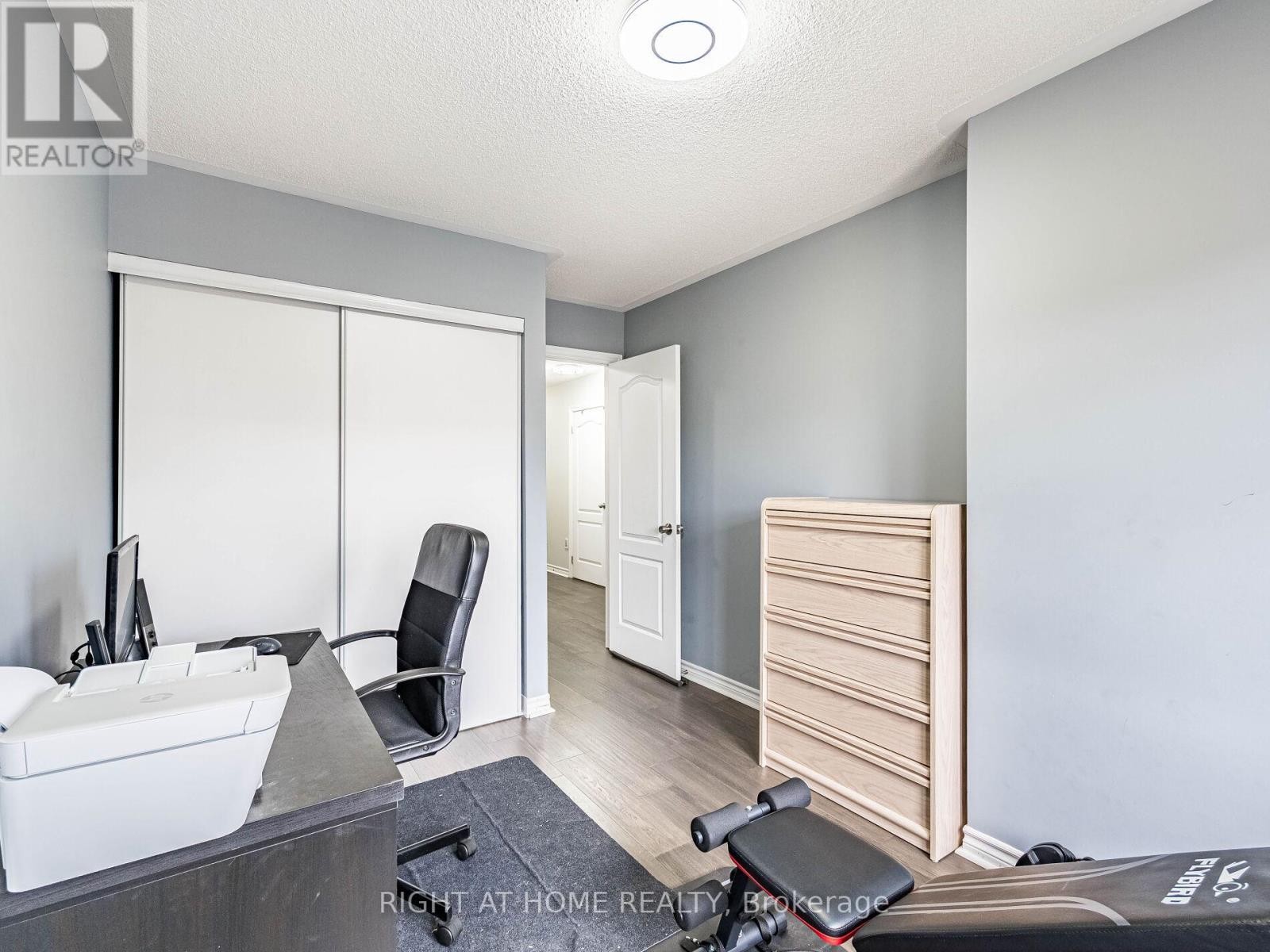 












1302 RUDDY CRESCENT

,
Milton (BE Beaty),




Ontario
L9T8M3

