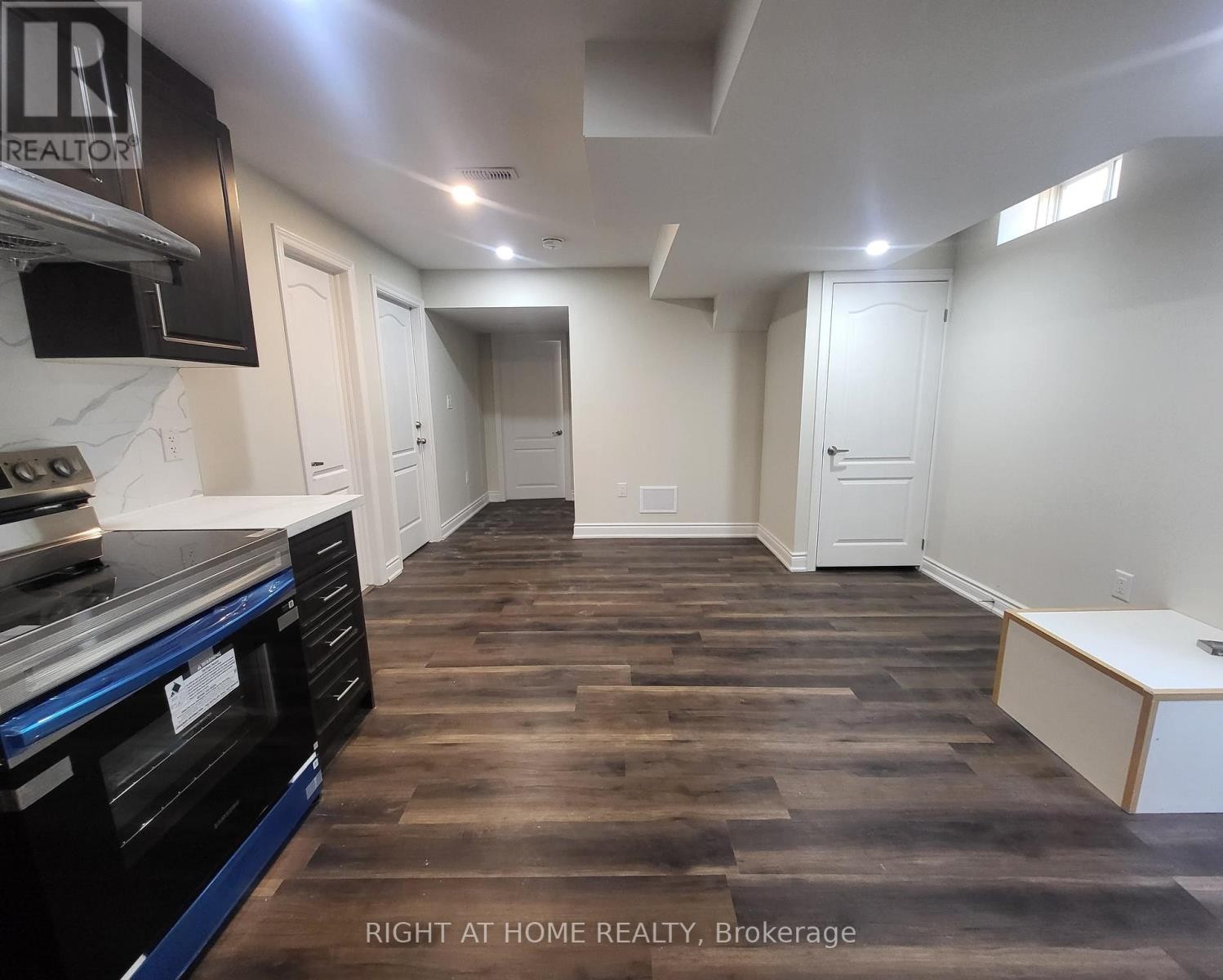 












BSMNT - 5457 MEADOWCREST AVENUE

,
Mississauga (Churchill Meadows),




Ontario
L5M0V7

