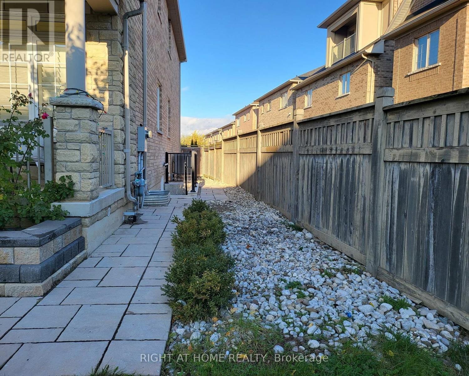 












BSMNT - 5457 MEADOWCREST AVENUE

,
Mississauga (Churchill Meadows),




Ontario
L5M0V7

