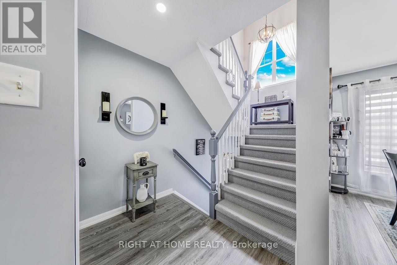 












23 SEED HOUSE LANE

,
Halton Hills (Georgetown),




Ontario
L7G6K3

