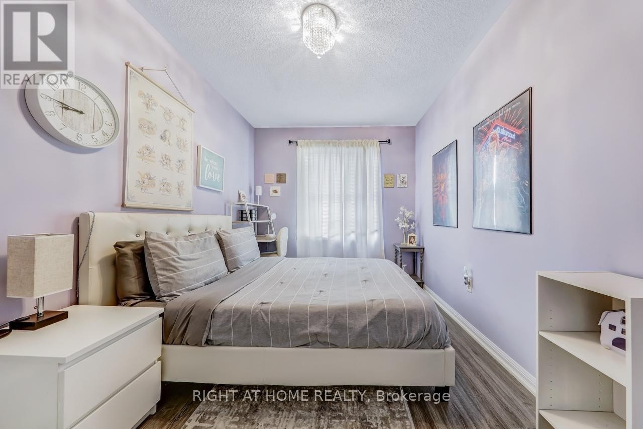 












23 SEED HOUSE LANE

,
Halton Hills (Georgetown),




Ontario
L7G6K3

