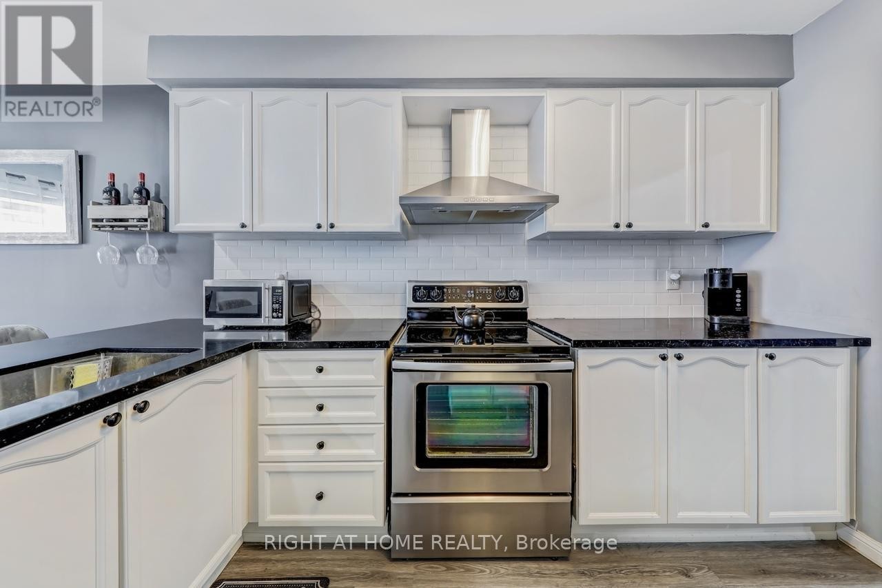 












23 SEED HOUSE LANE

,
Halton Hills (Georgetown),




Ontario
L7G6K3

