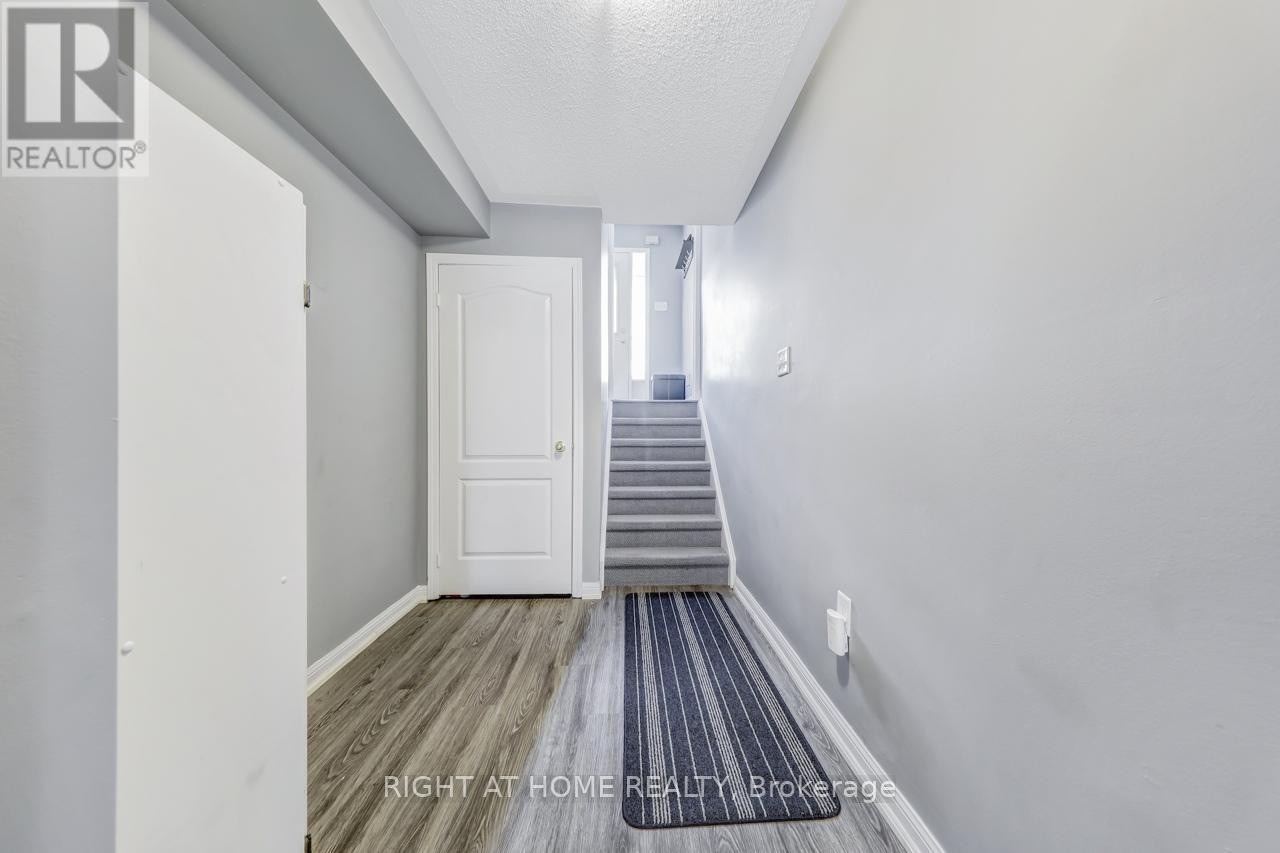 












23 SEED HOUSE LANE

,
Halton Hills (Georgetown),




Ontario
L7G6K3

