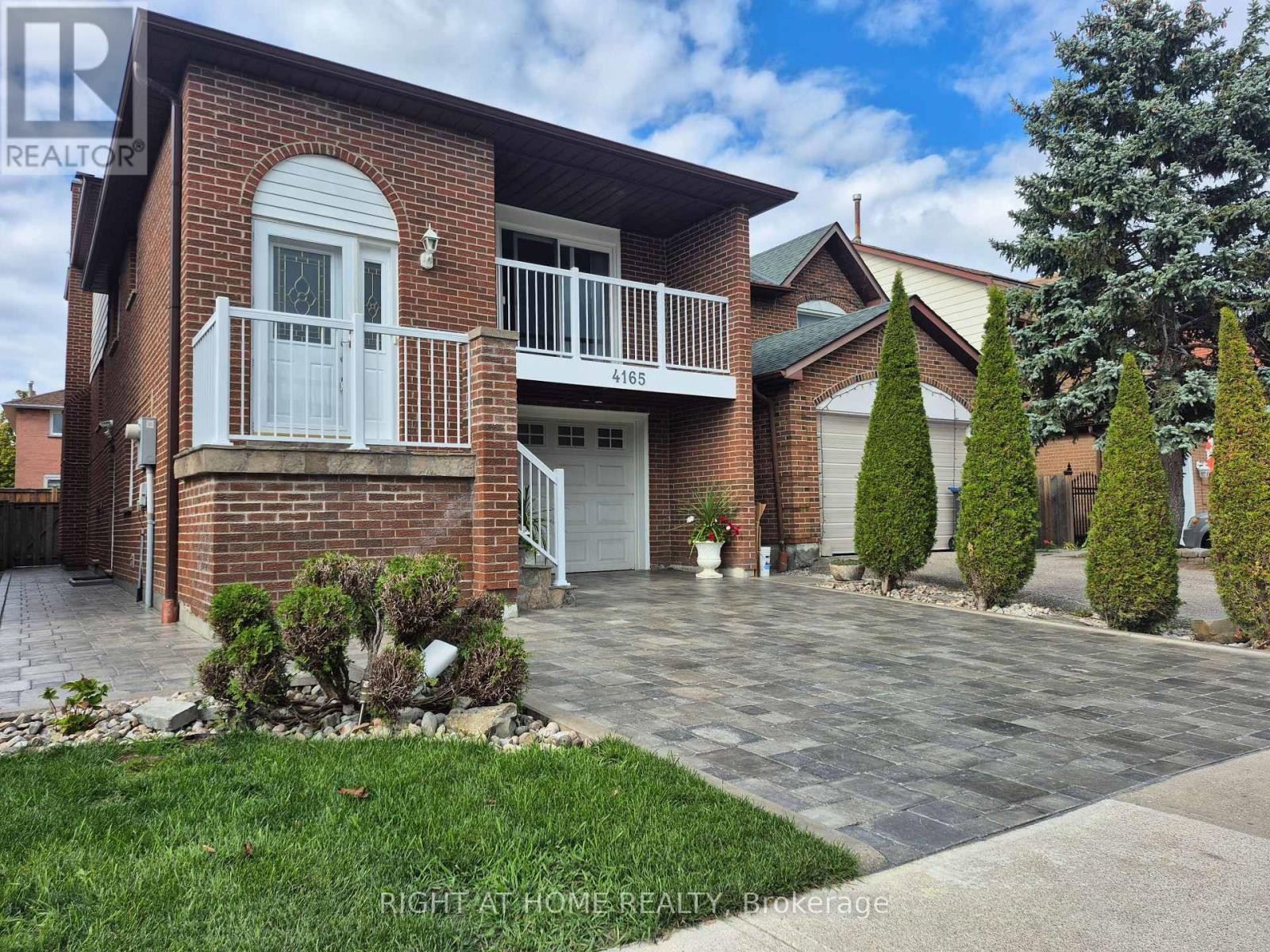 












4165 QUAKER HILL DRIVE

,
Mississauga (Creditview),




Ontario
L5C3M2

