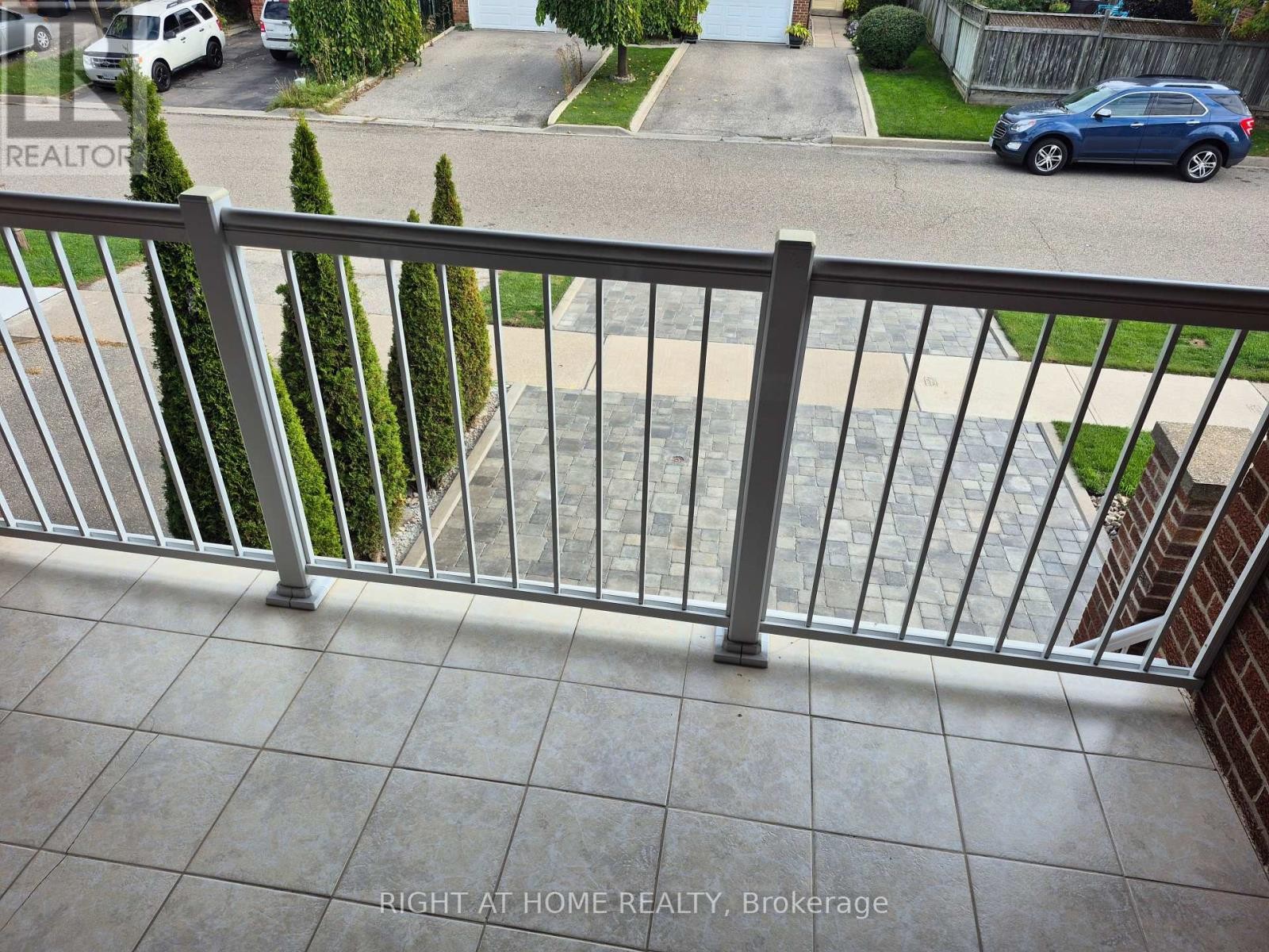 












4165 QUAKER HILL DRIVE

,
Mississauga (Creditview),




Ontario
L5C3M2

