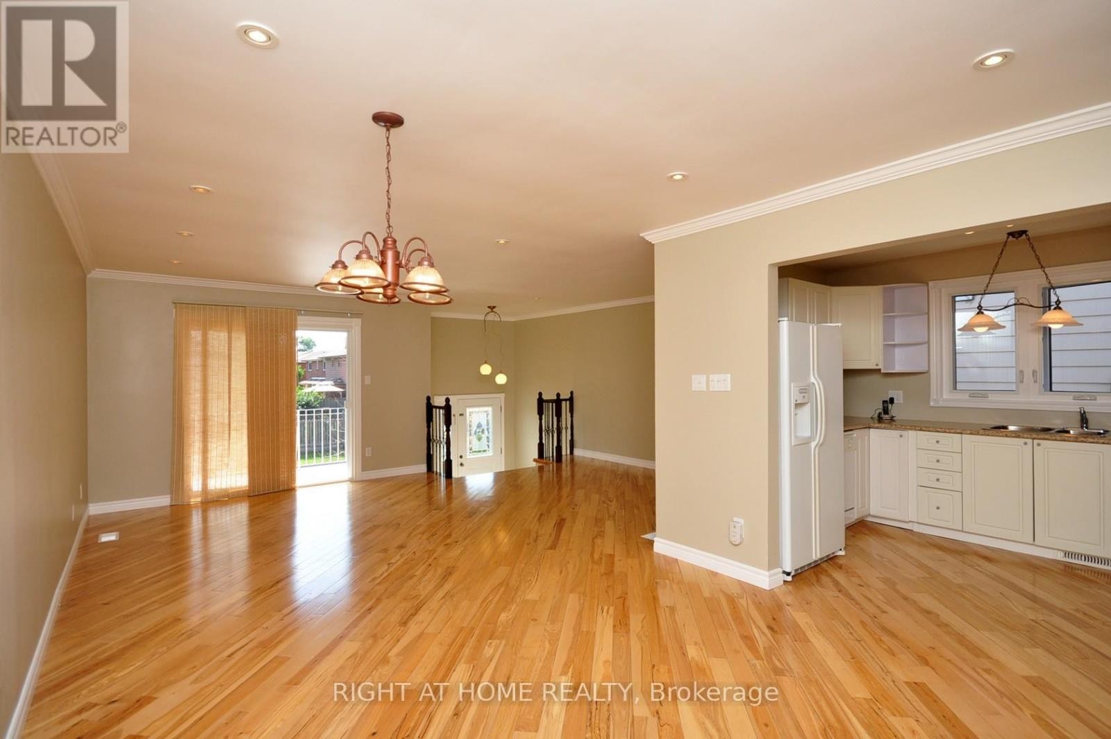 












4165 QUAKER HILL DRIVE

,
Mississauga (Creditview),




Ontario
L5C3M2

