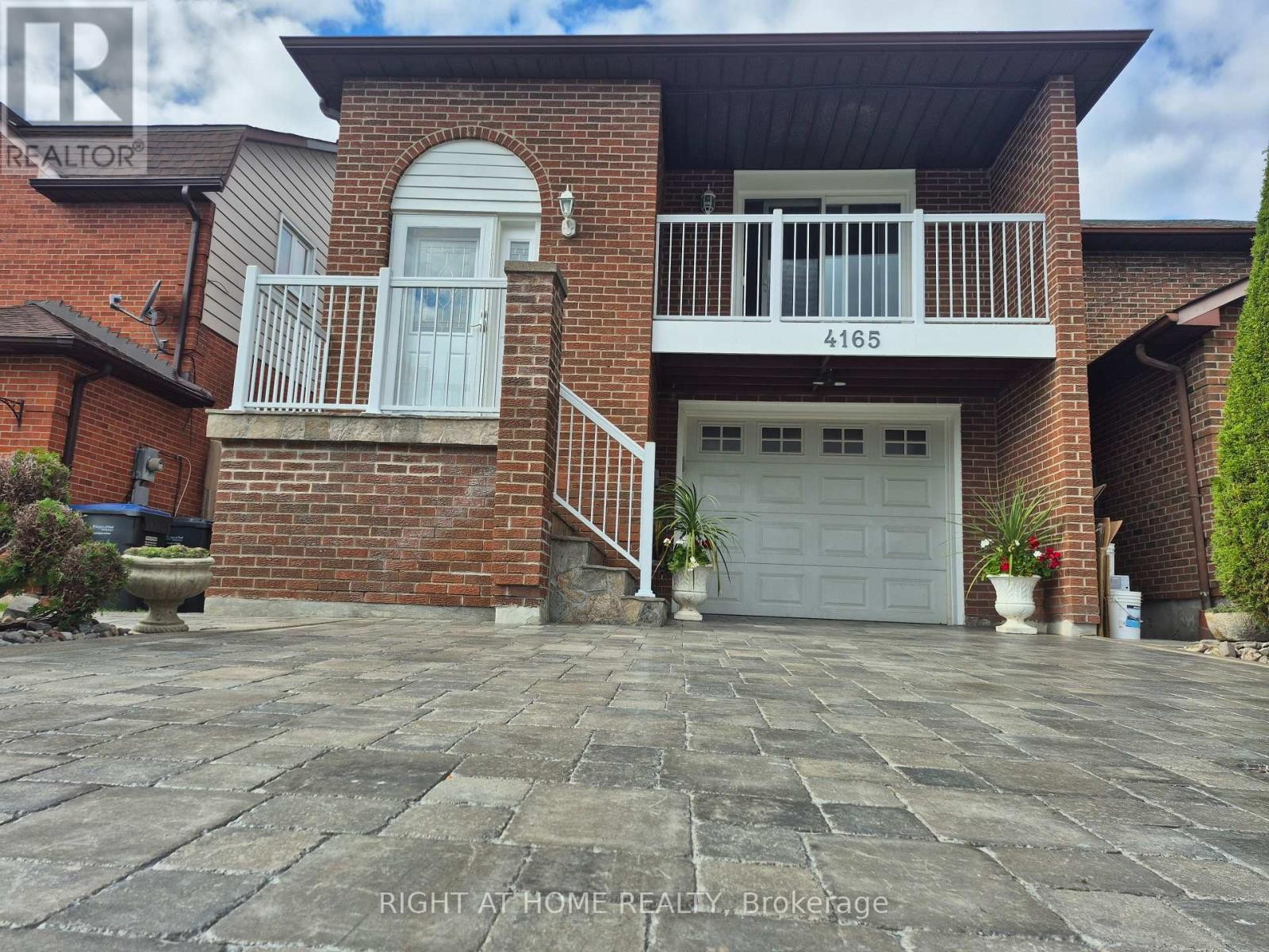 












4165 QUAKER HILL DRIVE

,
Mississauga (Creditview),




Ontario
L5C3M2

