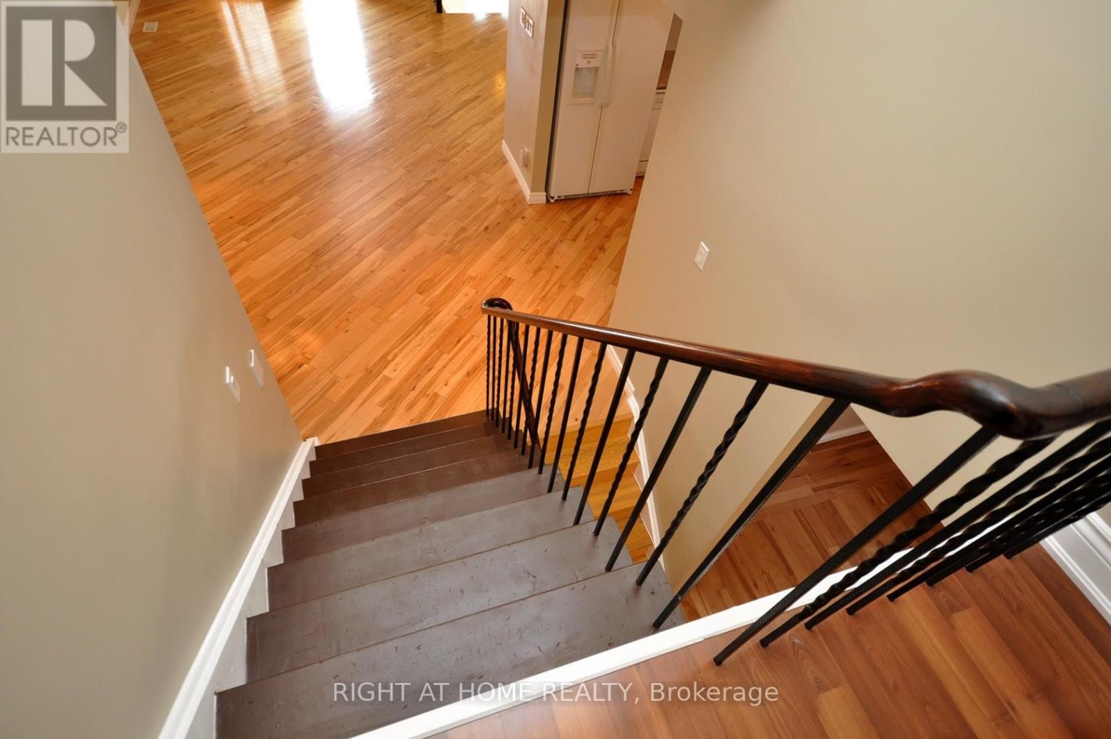 












4165 QUAKER HILL DRIVE

,
Mississauga (Creditview),




Ontario
L5C3M2

