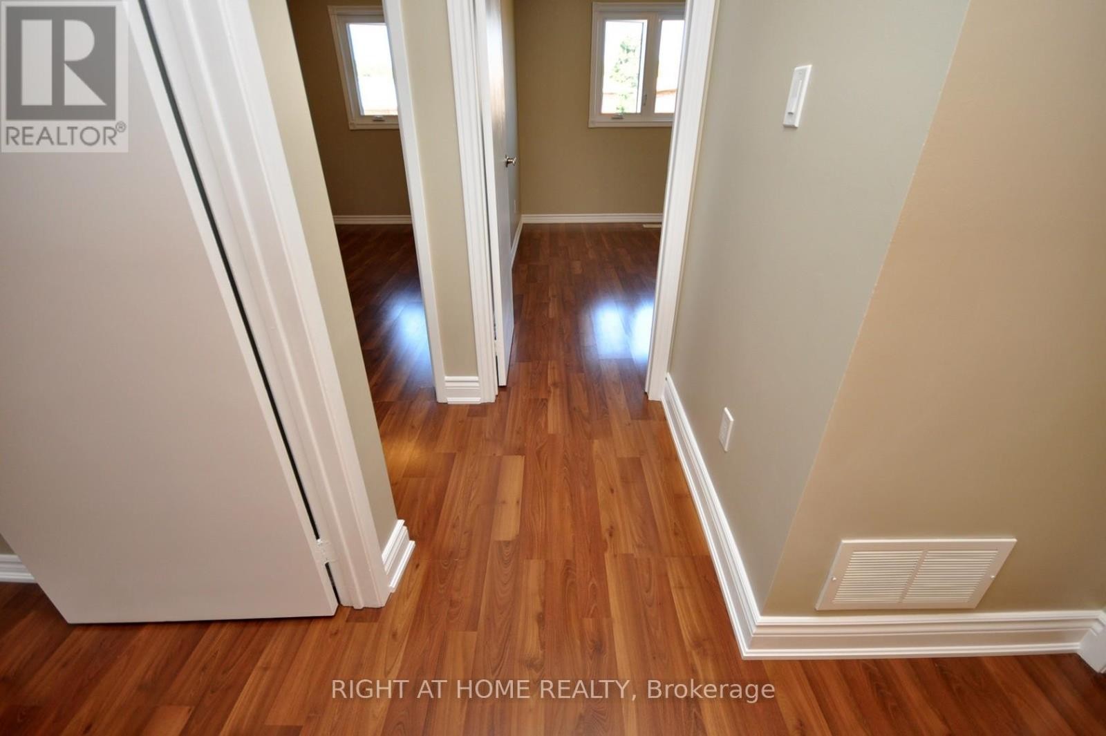 












4165 QUAKER HILL DRIVE

,
Mississauga (Creditview),




Ontario
L5C3M2

