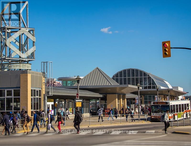 












4165 QUAKER HILL DRIVE

,
Mississauga (Creditview),




Ontario
L5C3M2

