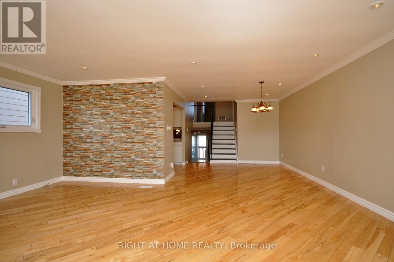 












4165 QUAKER HILL DRIVE

,
Mississauga (Creditview),




Ontario
L5C3M2

