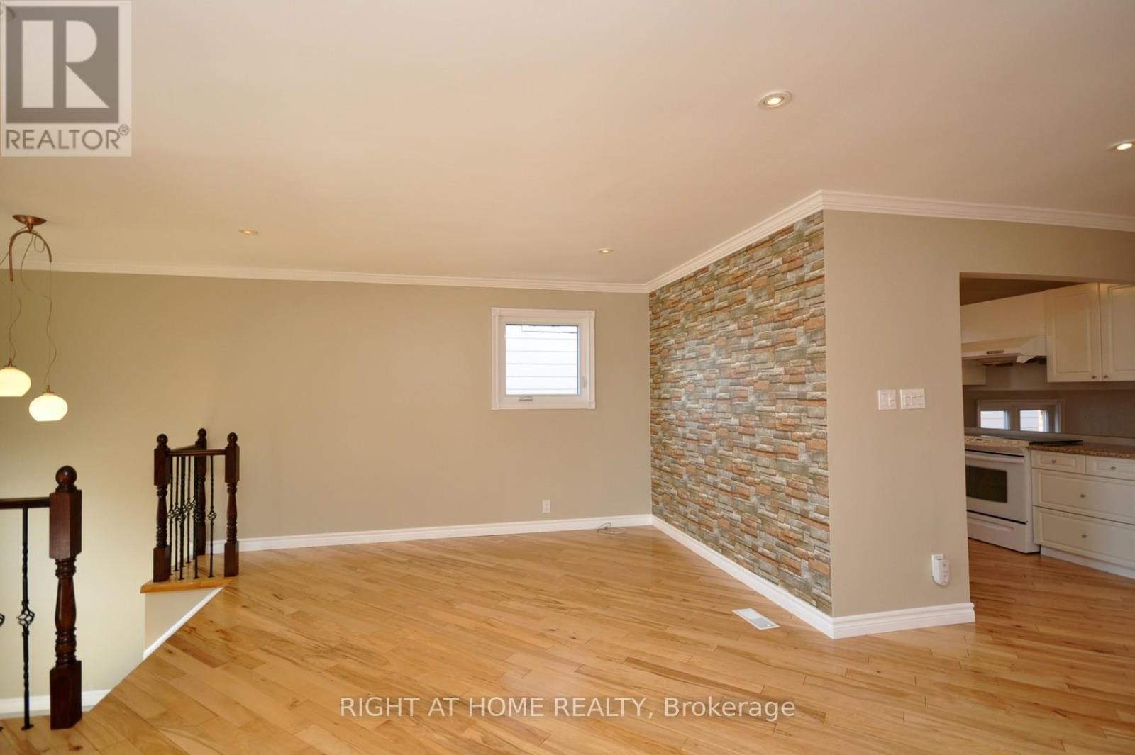 












4165 QUAKER HILL DRIVE

,
Mississauga (Creditview),




Ontario
L5C3M2

