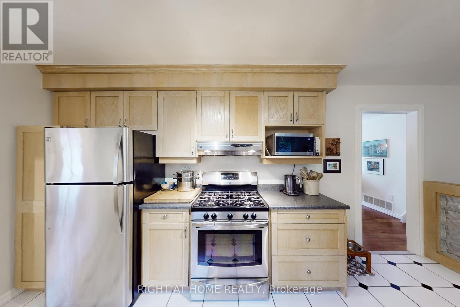 












7161 TAMAR ROAD

,
Mississauga (Meadowvale),




Ontario
L5N1Y7

