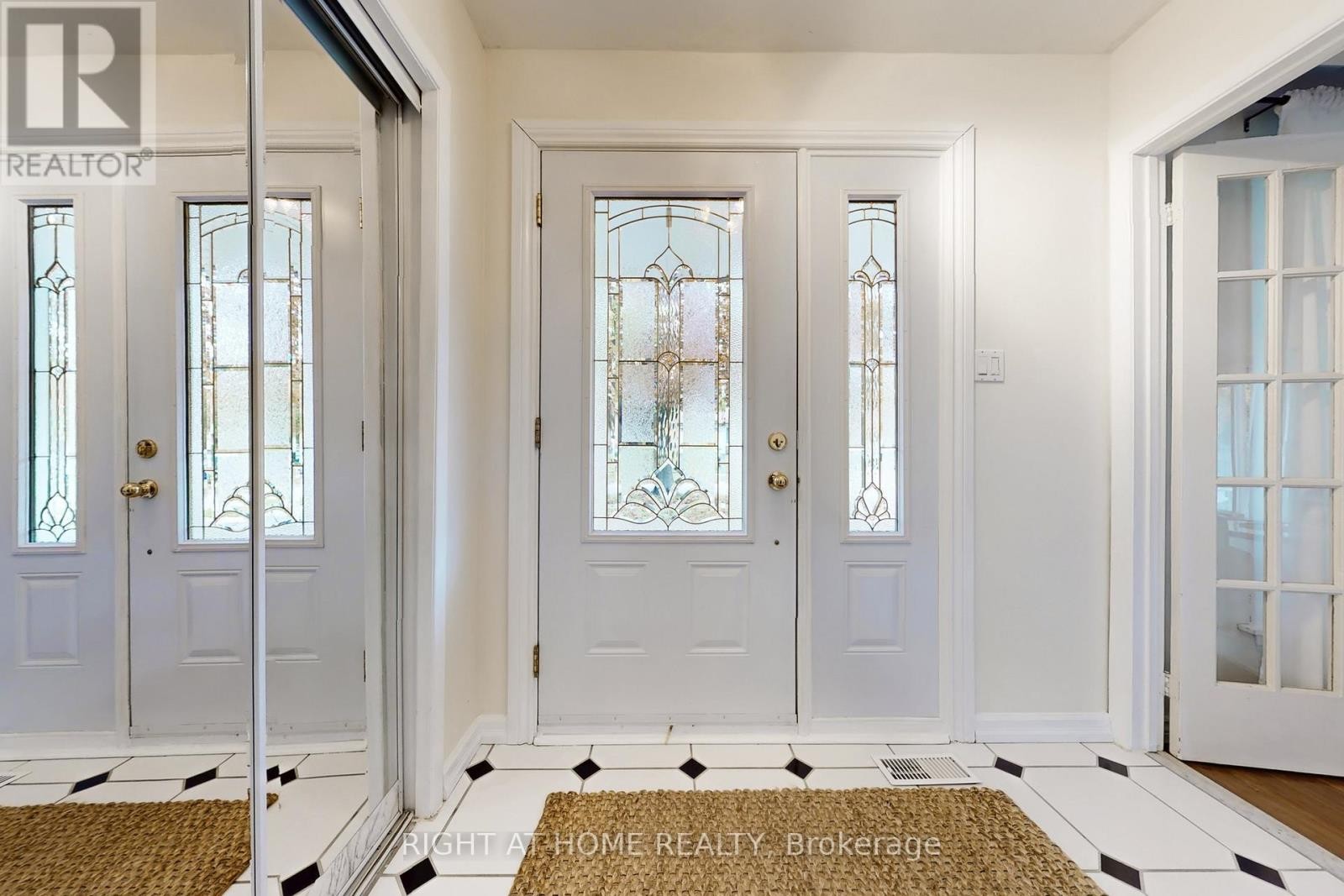 












7161 TAMAR ROAD

,
Mississauga (Meadowvale),




Ontario
L5N1Y7

