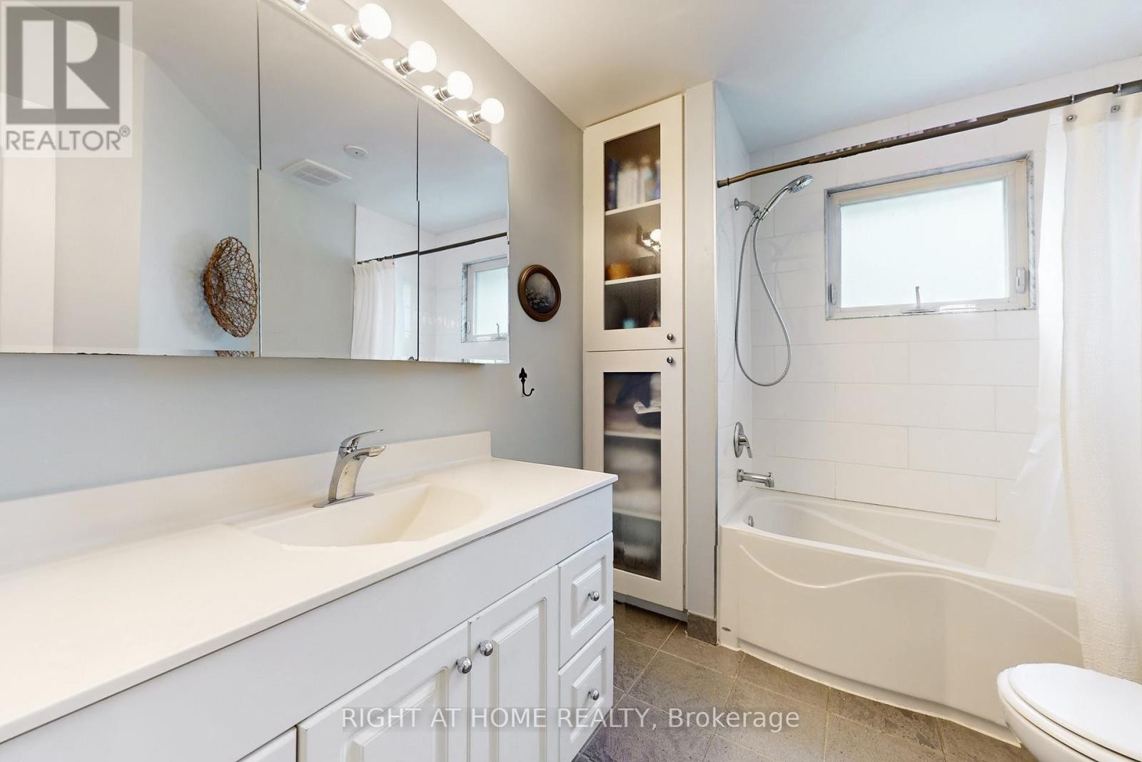 












7161 TAMAR ROAD

,
Mississauga (Meadowvale),




Ontario
L5N1Y7

