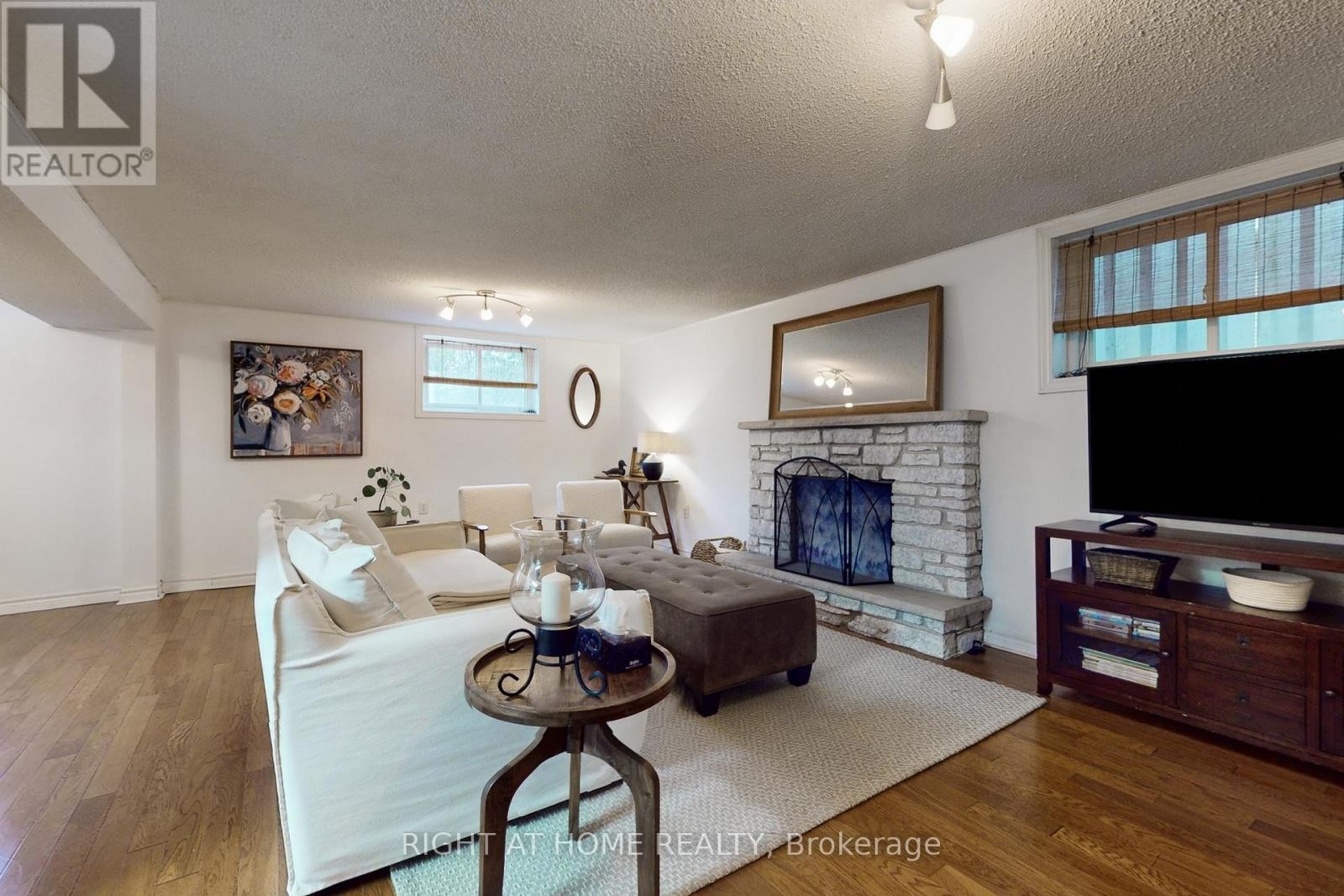 












7161 TAMAR ROAD

,
Mississauga (Meadowvale),




Ontario
L5N1Y7

